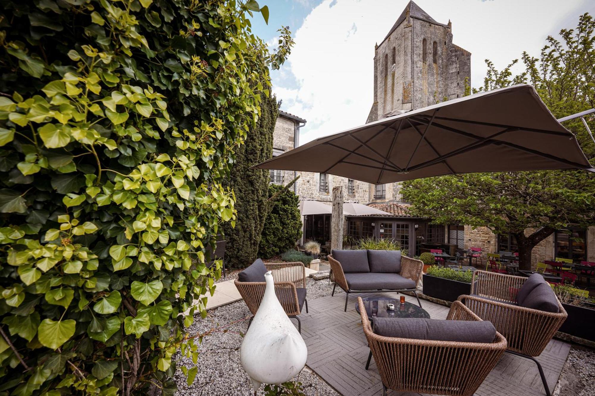 Logis Hostellerie De L'Abbaye Celles-sur-Belle Kültér fotó